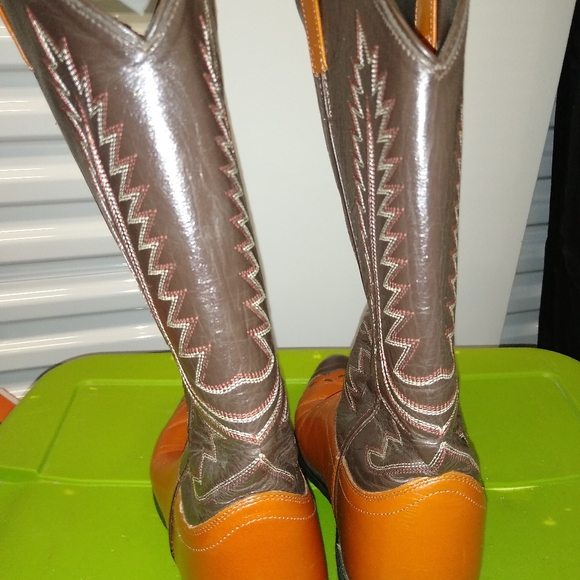 Western Cowboy boots and Chippewa Biker and work boots - Picture 4 of 16